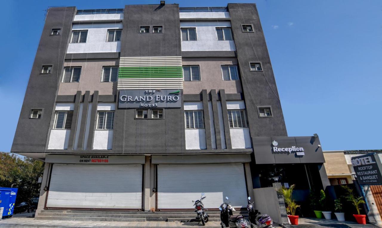Treebo Grand Euro Pipliyahana Square Индор Екстериор снимка
