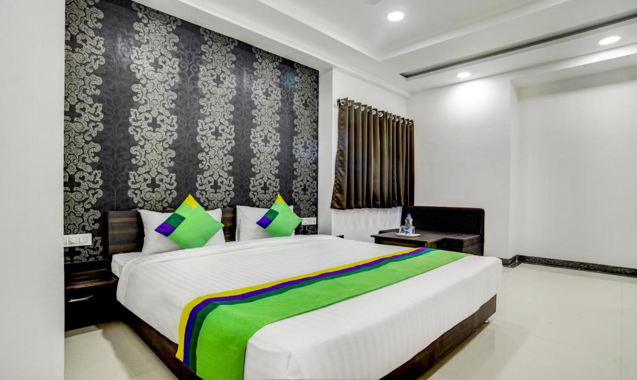 Treebo Grand Euro Pipliyahana Square Индор Екстериор снимка