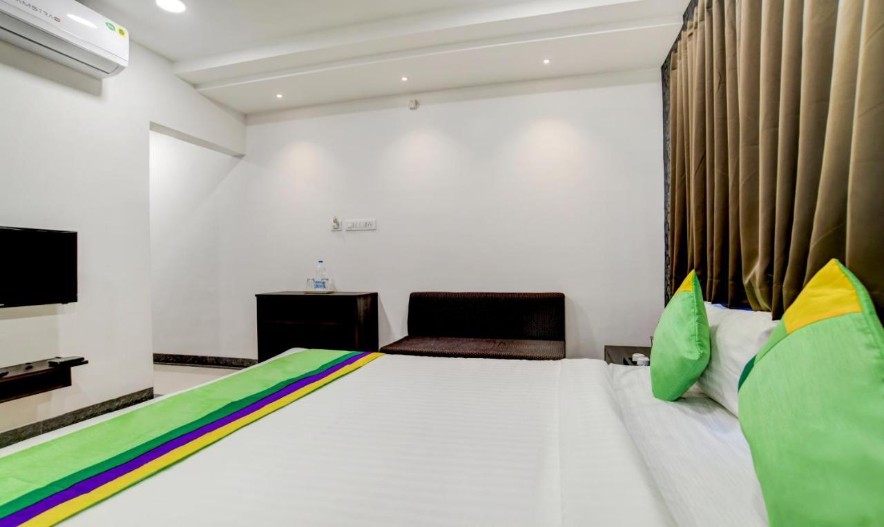 Treebo Grand Euro Pipliyahana Square Индор Екстериор снимка