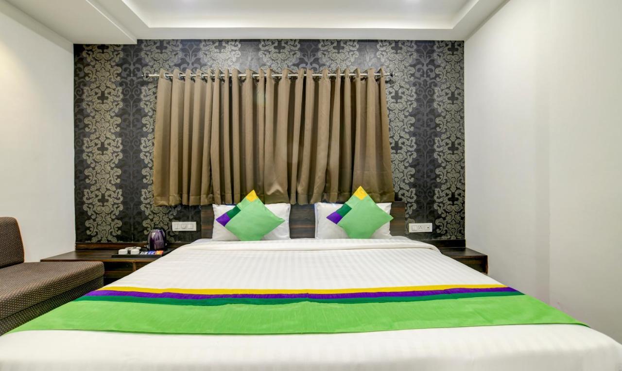 Treebo Grand Euro Pipliyahana Square Индор Екстериор снимка
