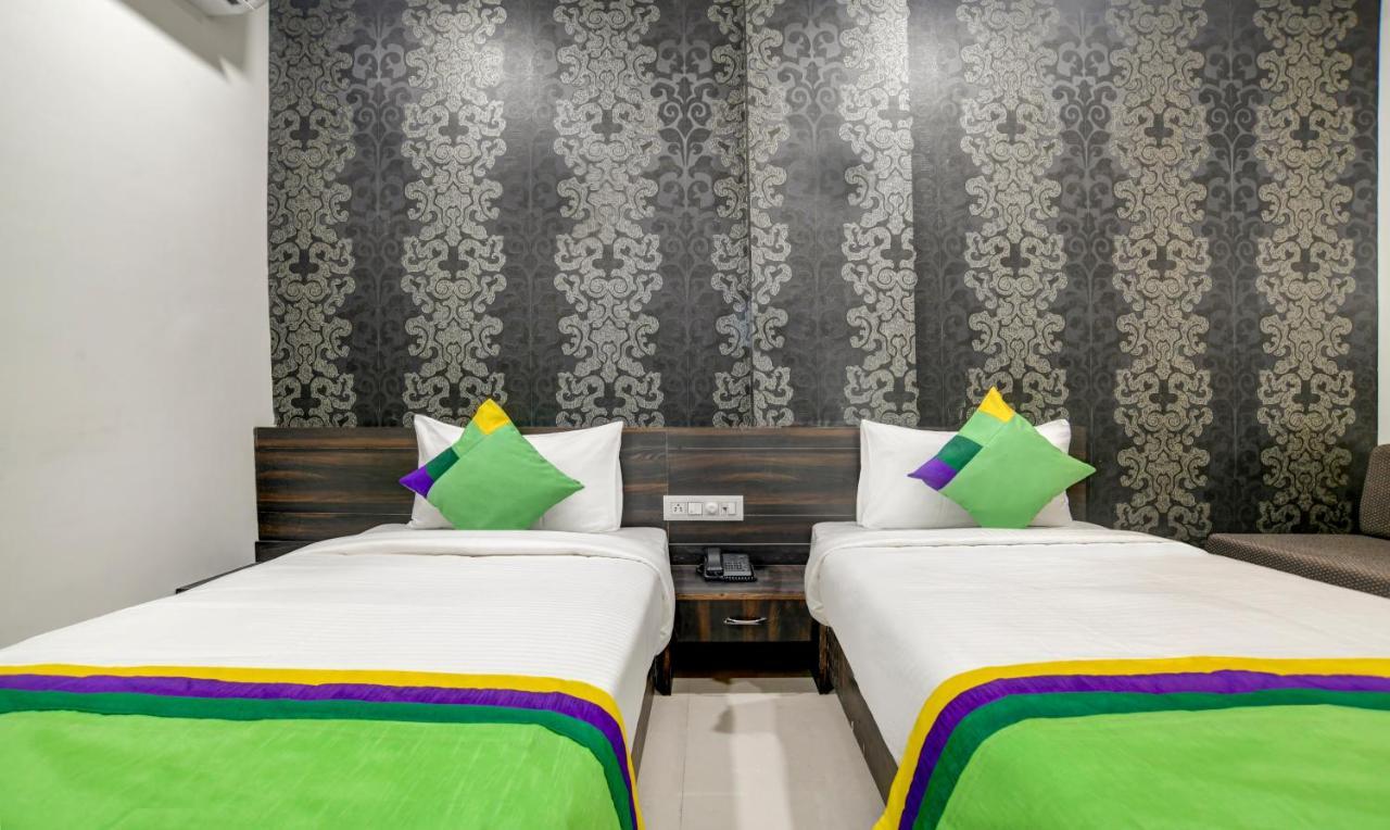 Treebo Grand Euro Pipliyahana Square Индор Екстериор снимка