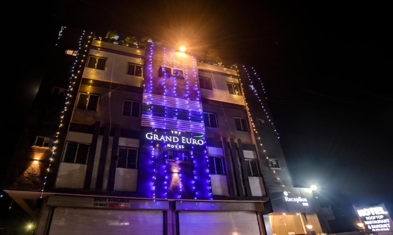 Treebo Grand Euro Pipliyahana Square Индор Екстериор снимка