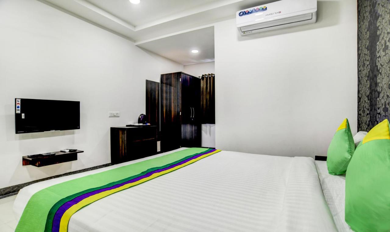 Treebo Grand Euro Pipliyahana Square Индор Екстериор снимка